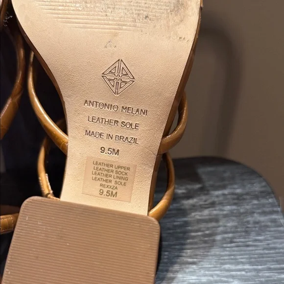 ANTONIO MELANI Croc-Embossed Tan Heels - Picture 11 of 11